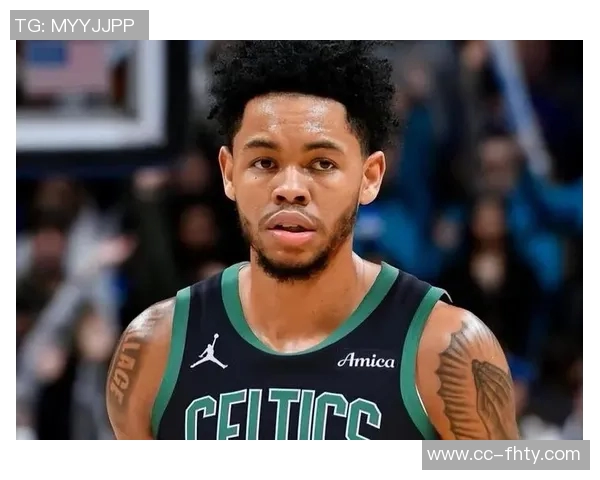 西蒙斯表现出色替补出战半场12中6贡献14分2篮板2助攻次节独得12分